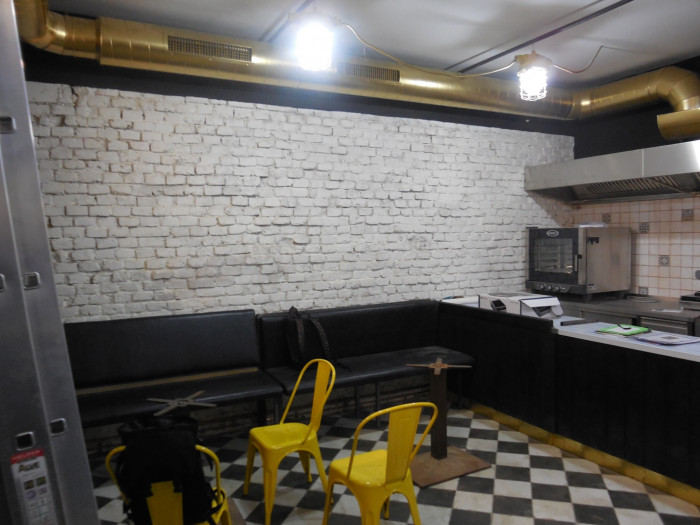 Bistro a rotisserie Kro Kitchen, původní stav, NEUHÄUSL HUNAL.