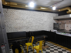 Bistro a rotisserie Kro Kitchen, původní stav, NEUHÄUSL HUNAL.