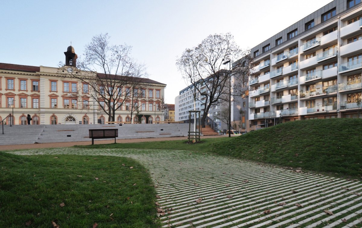 Revitalizace Komenského náměstí v Praze na Žižkově, MCA atelier/ Pavla Melková, Miroslav Cikán