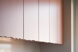 Rekonstrukce interiéru žižkovského mezonetu v Praze od No Architects