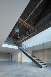 Konverze průmyslového objektu na kreativní prostor Barevna