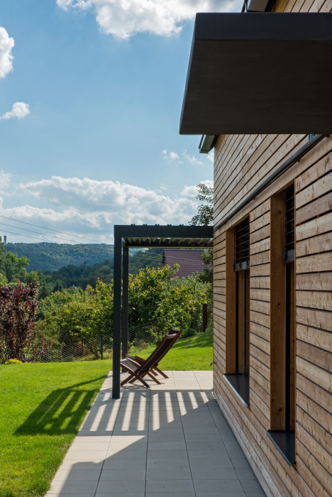 Dům ve svahu ve Chrustenicích od studia Reaktor