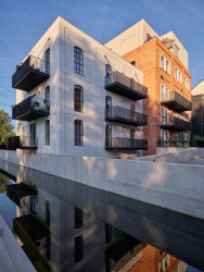 Nový náhon (mar.s architects, obnova Žitného mlýna v Boršově nad Vltavou)