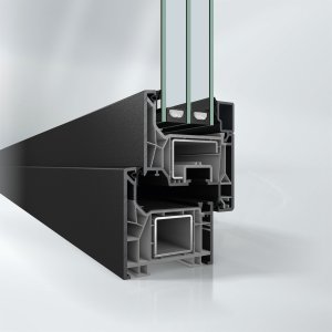 Jedinečnou designovou flexibilitu systému Schüco FocusIng umožňuje využití více než 300 standardních a speciálních fólií, metalických, jednobarevných či s dřevěnými povrchy.
