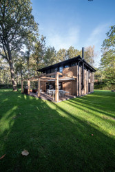 Architektka Tereza Čudová Ajmová zrekonstruovala dřevostavbu na Nymbursku.