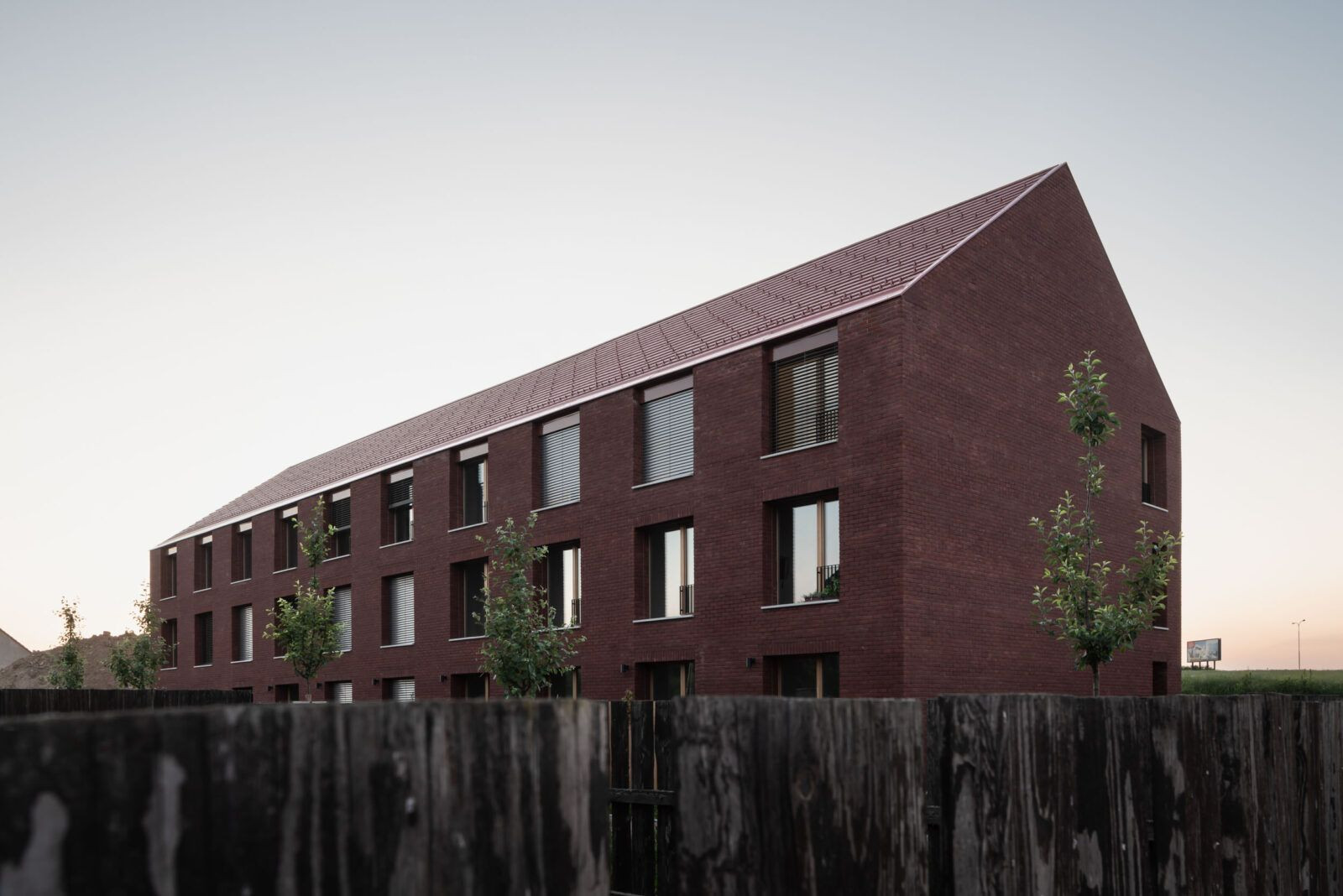 Polyfunkční dům Slivenec od bod architekti (soutěžní návrh)