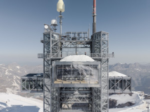 Titlis Tower, vyhlídka vzniklá přestavbou telekomunikační věže.