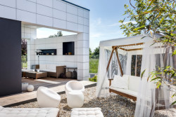 Ateliér MOLNÁR-PERÁČEK navrhli nízkoenergetická rodinný dům u Prahy