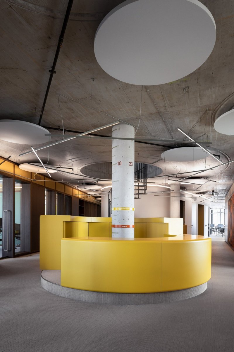 Interiér osmého podlaží Drnu od Studio acht a Vos Interieur