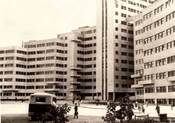 Původní vzhled dnešní Národní univerzity (1930-1932).