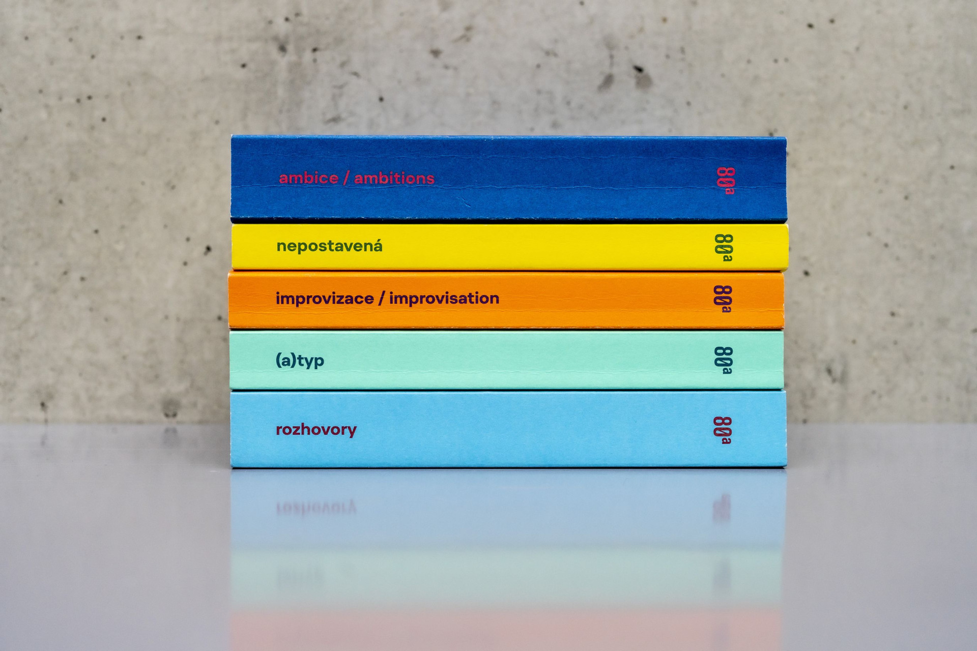 Petr Vorlík a Robert Guzík představují svou novou knihu Ambice uzavírající projekt Architektura osmdesátých let