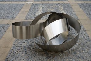 Do Síně slávy českého designu byla uvedena designérka, pedagožka a umělkyně Eva Eisler.