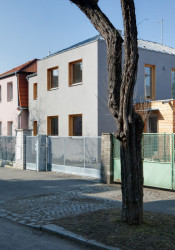 SKUPINA, Dům ve Strašnicích – foto