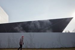 Plavecká hala v Lounech od studia dkarchitekti