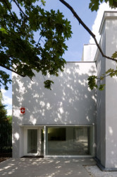 Švýcarská ambasáda od Brauen Waelchli Architectes