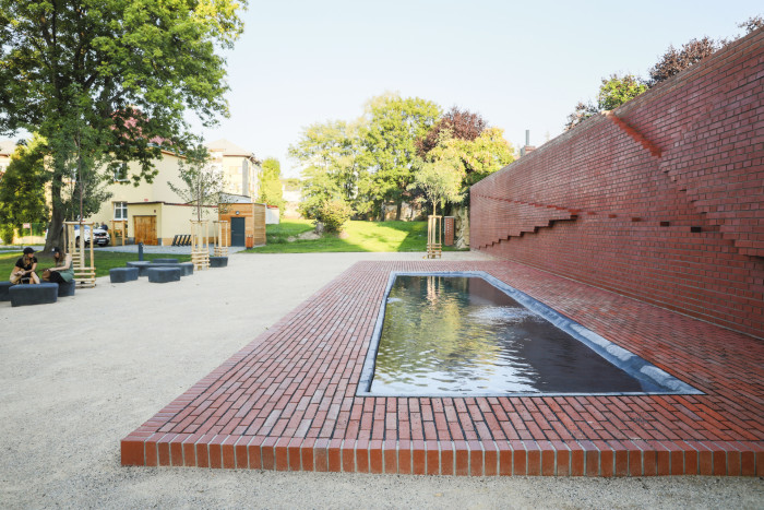 Husův park v Praze-Čakovicích, Land05. Foto: Filip Jandourek