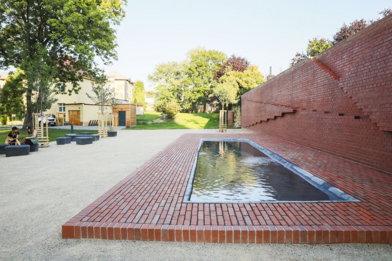 Husův park v Praze-Čakovicích, Land05. Foto: Filip Jandourek