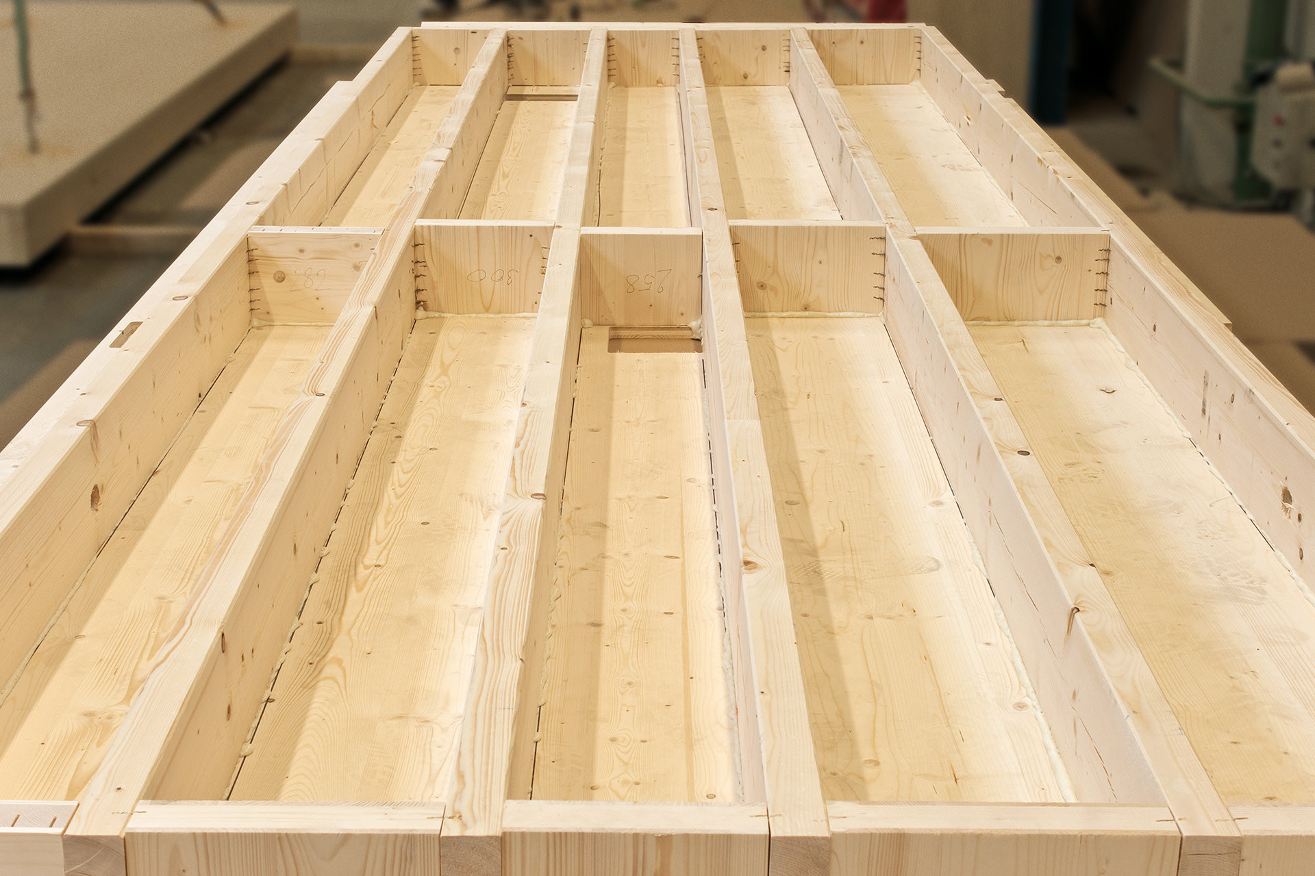 NOVATOP OPEN jsou tvořené spodní deskou SWP a nosnými hranoly. 