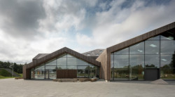 Rozšíření mezinárodní školy Ikast-Brande na komunitní a sportovní centrum od C.F. Møller Architects