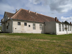 Znovu v ní bude hospoda, multifunkční sál pro kulturní i sportovní akce, v části podkroví pak klubovna pro TJ Sokol Valeč a dva pokoje na přespání