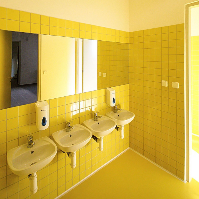 Architekt Ondřej Tuček, Přístavba a rekonstrukce obecní školy Hovorčovice – foto