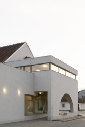 Sokolovna ve Veverských Knínicích, studio New Work