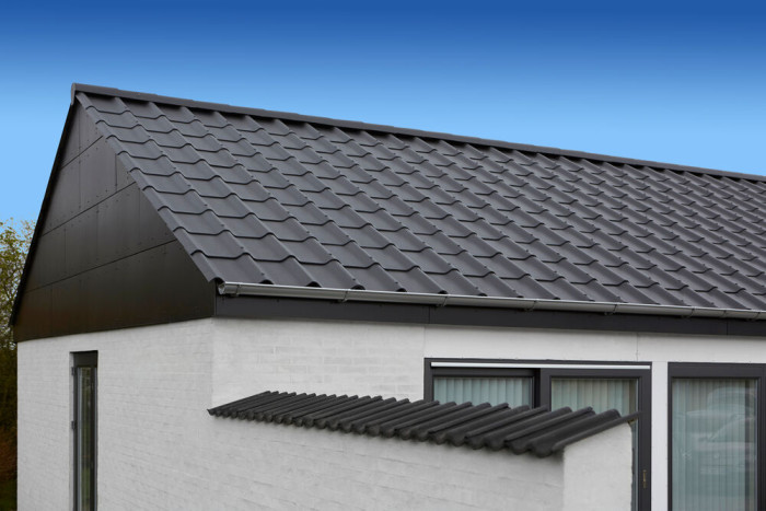 Profilovaná střešní krytina Swisspearl na domě HouseGyvel Stovring