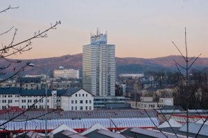 Třetí den vyražte do Kryštofova údolí. Od nádraží uvidíte na město z jiného úhlu.