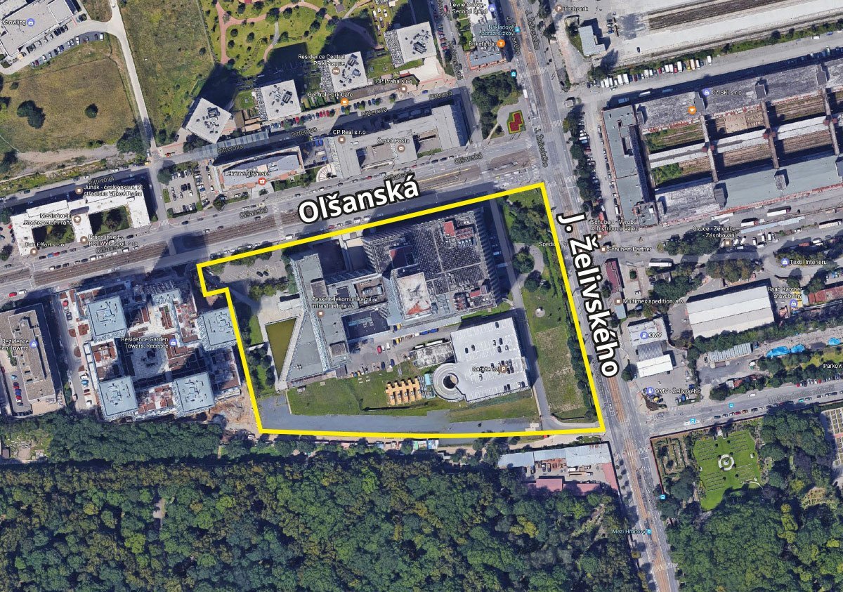 Areál komplexu bývalého Telecomu v Praze na Žižkově, letecký pohled.