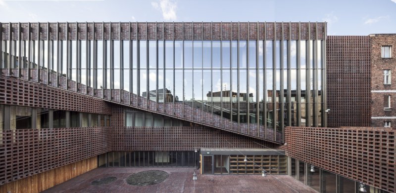 Fakulta rozhlasové a televizní tvorby Slezské univerzity v Katovicích, BAAS Arquitectura + Grupa 5 Architekci + Małeccy Biuro Projektowe © Jakub Certowicz