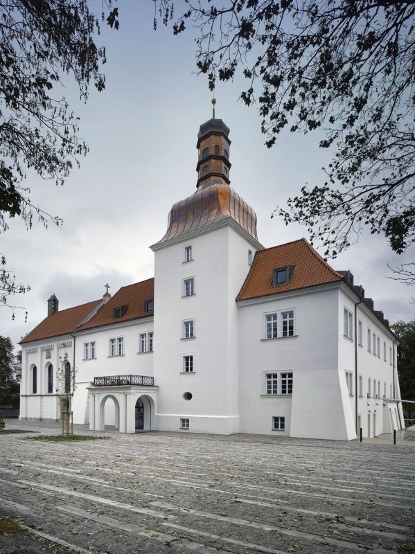 Rekonstrukce arcibiskupského zámku a zahrad na hotel, SHA Šafer Hájek architekti