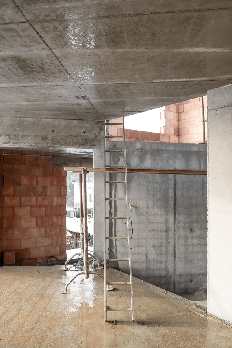 Proces výstavby (Rodinný dům nedaleko Olomouce, studio Malý Chmel)