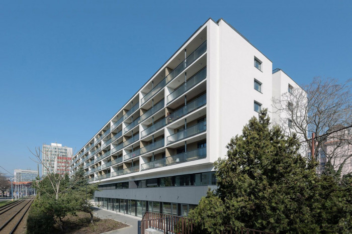 Compass Architekti, Polyfunkčný objekt Miletičova 5 – foto