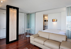 Radiátor CINIER ORIENTAL - pařížský byt od studia Fables de murs. Kamenný radiátor, ruční práce.