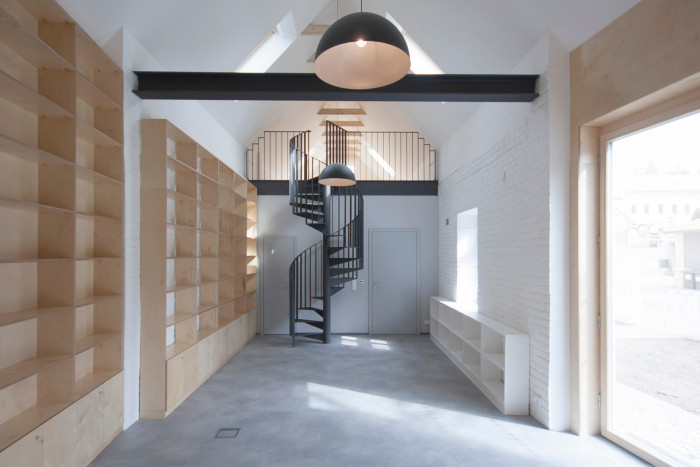 Obecní knihovna ve Statenicích, majo architekti / Jan Jaroš, Martin Poláček.