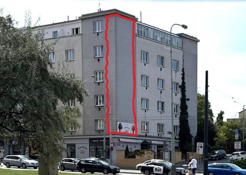 Praha 3 vyhlásila soutěž na murál na tento dům na Žižkově.