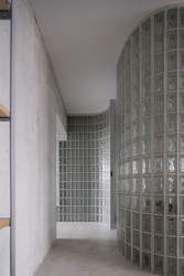 Luxfery umožňují vytvořit také zaoblené příčky