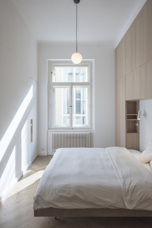 DEVOTO realizovalo interiérové vybavení rekonstrukce secesního bytu na Masarykově nábřeží (martin cenek architecture)