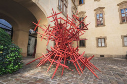 SCULPTURE LINE 2016, Praha: ONA B., Seno už je suché v horách – foto
