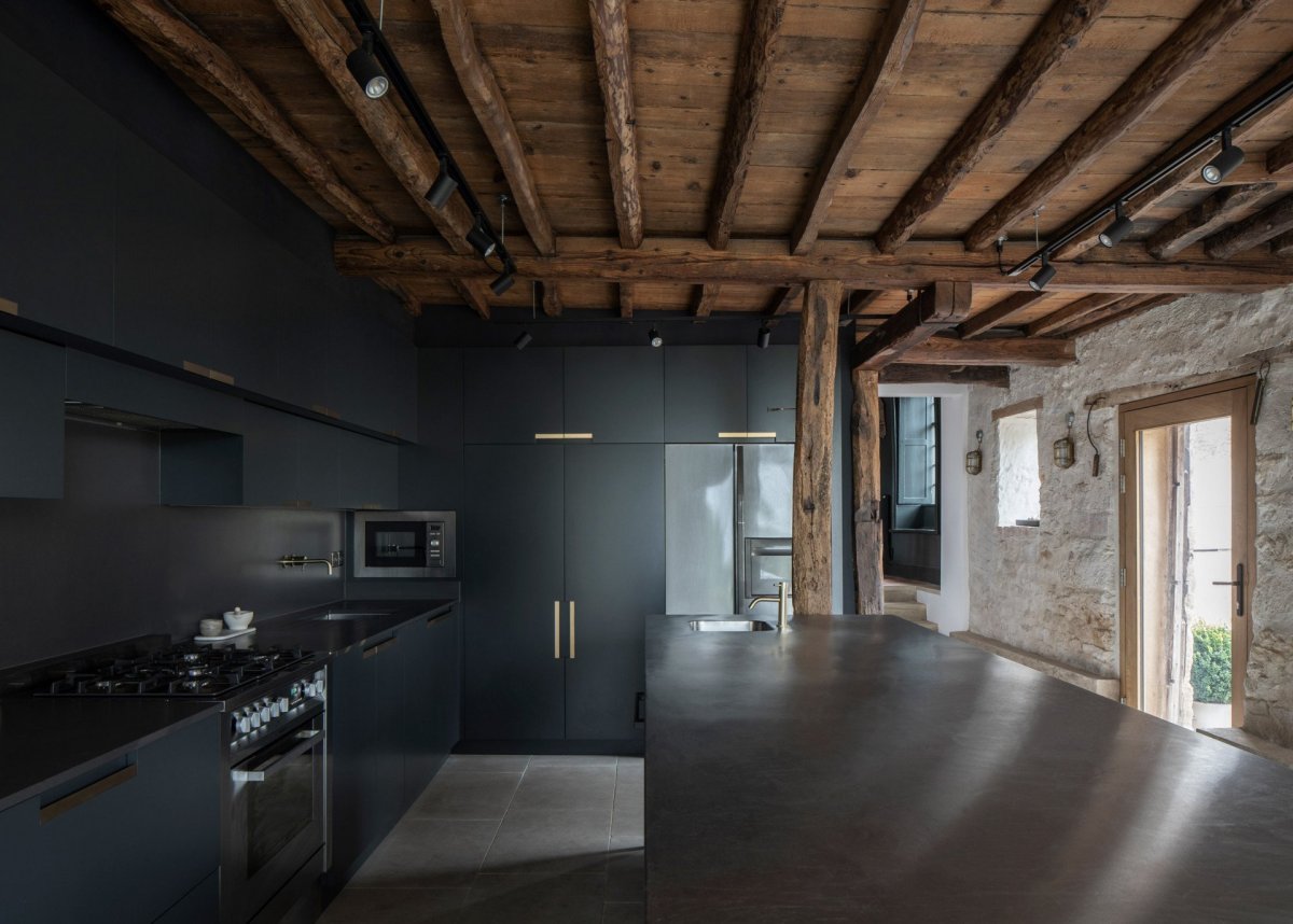 Konverze pergamenové fabriky v Northamptonshire od britského studia Will Gamble Architects