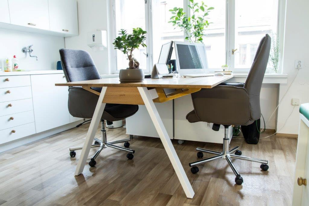 Pracovní a jednací stůl MOVE ME od PROFIL NÁBYTEK