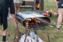 Studentské grily z VOŠ Scholastika Grill, Knife & Fire