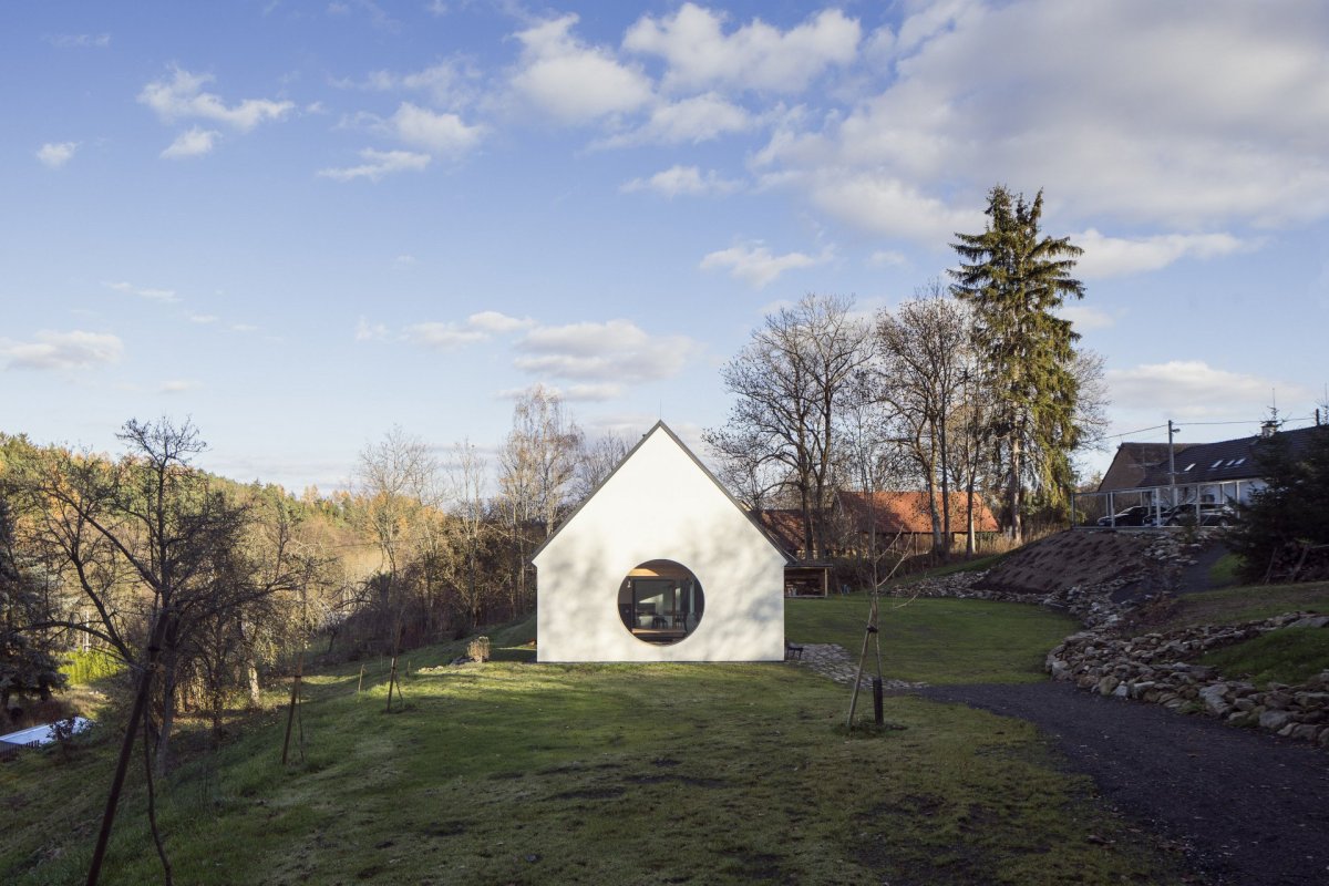 Rekreační rodinný dům od studia Lenka Míková architekti