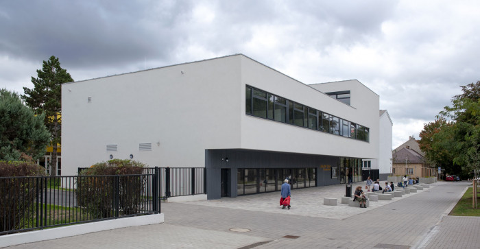 Přístavba ZŠ DR. E. Beneše, Med Pavlík architekti - foto