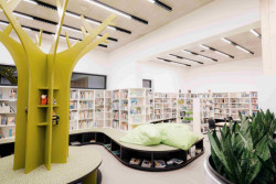 Knihovna ve Šlapanicích, Milan Podroužek a spolupracovníci: Pohled do interiérů knihovny