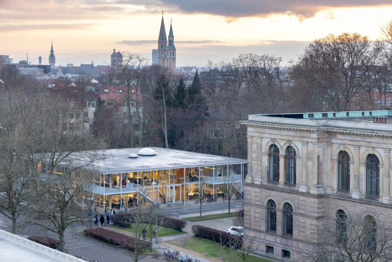 Pavilon Technické univerzity v Braunschweigu získal cenu Mies van der Rohe Award pro nejlepší stavbu v EU.