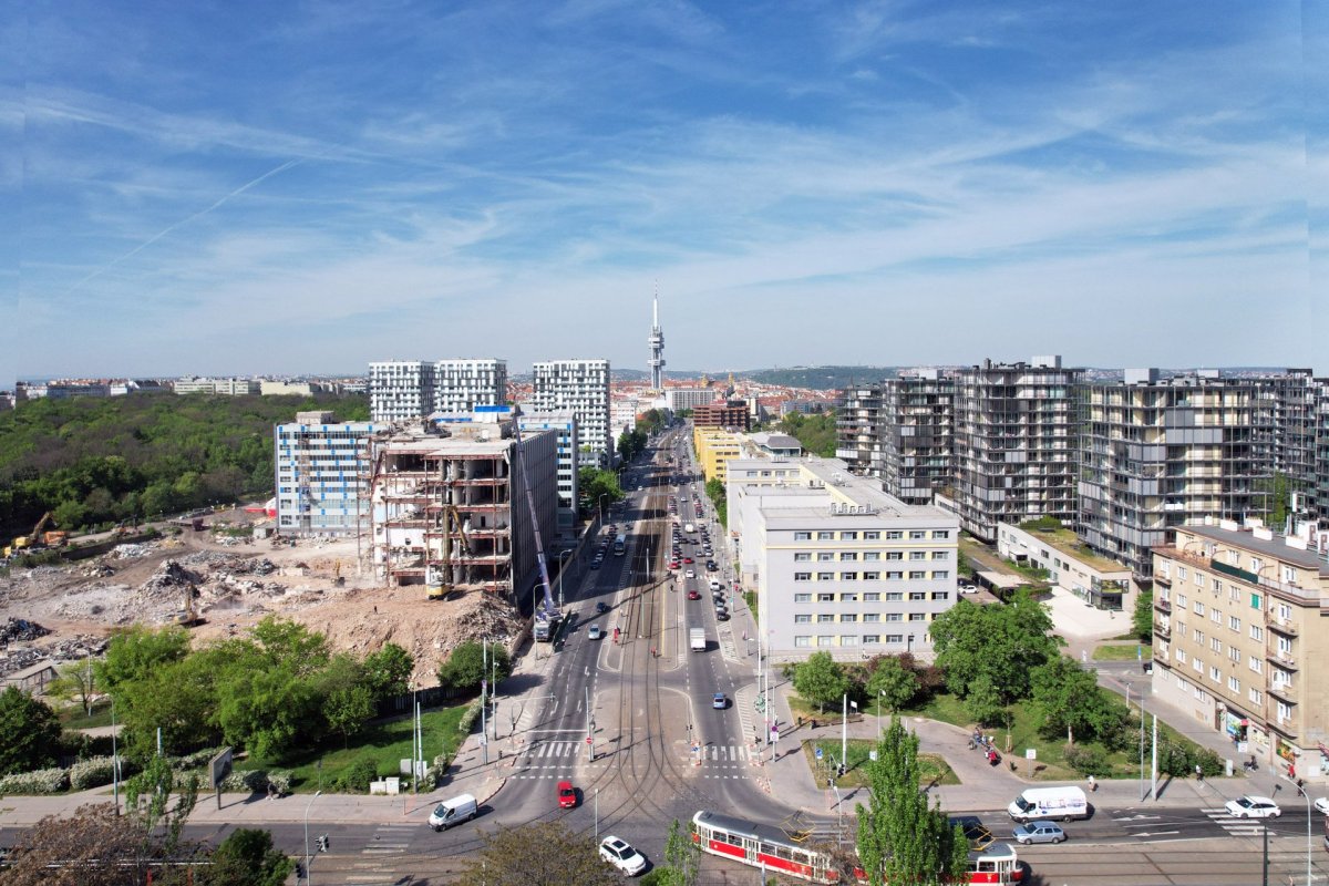 Společnost Central Group v současné době dokončuje demolici dřívějšího telekomunikačního komplexu.