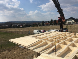 Foto z výstavby: Speciální střešní element