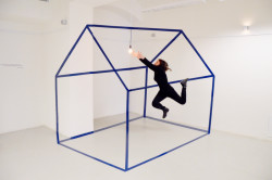 In or out house, Jana Potiron.