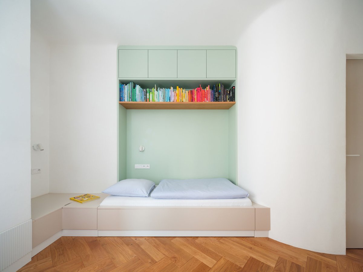 Dětský pokoj pro jednoho (Rekonstrukce bytu v Praze, No Architects)